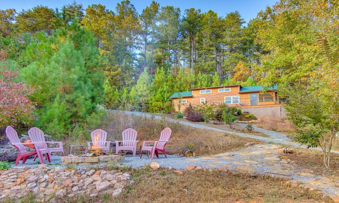 Mill Spring Cabin | 7 Mi to Lake Lure: Mill Spring Cabin w/Hot Tub