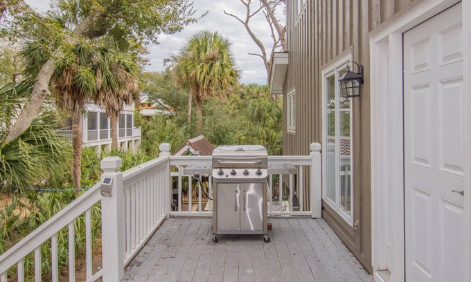 Saint Helena Island House | 702 Whiting Rd