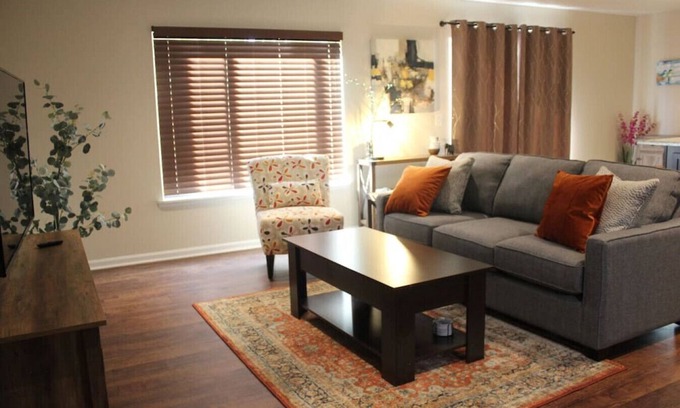 Kalamazoo Apartment | 729 Keenway B · water view apartment in Kalamazoo