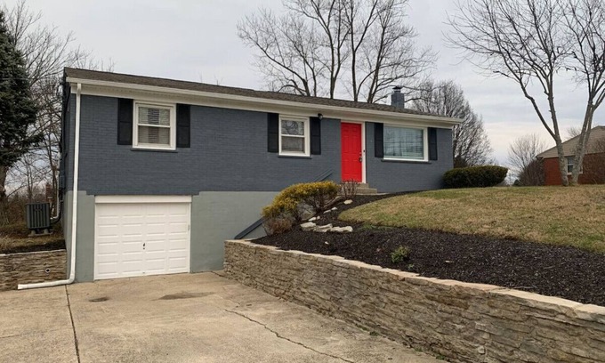 West Chester House | 7316 Dimmick Road · ╬ West Chester/Mason Home ╬ Newly Renovated