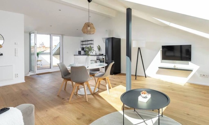 Weissensee Apartment | 74sqm penthouse, near Berlin centre & PrenzlBerg