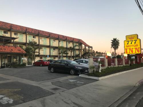 Huntington Beach Hotel | 777 Motor Inn