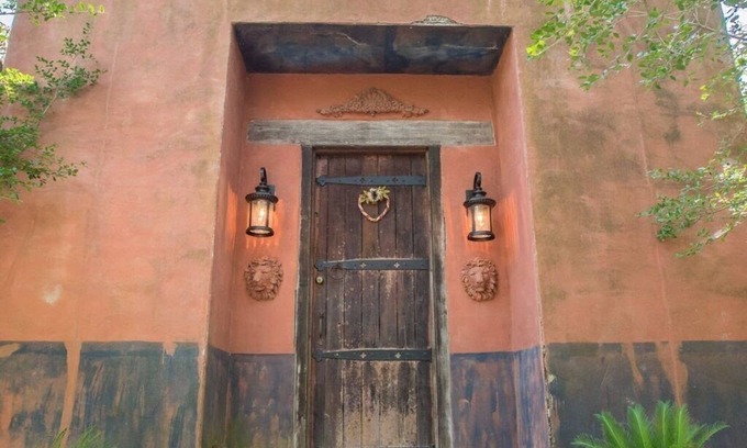 Wellborn Cabin | 7F Lodge - Spain Spanish Hacienda Splendor w/Jacuzzi Tub and Breakfast