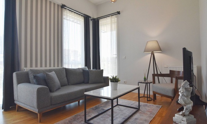 Kagithane Apartment | 7th floor central 1-Bdr Apt Wi-Fi/Pool/Gym