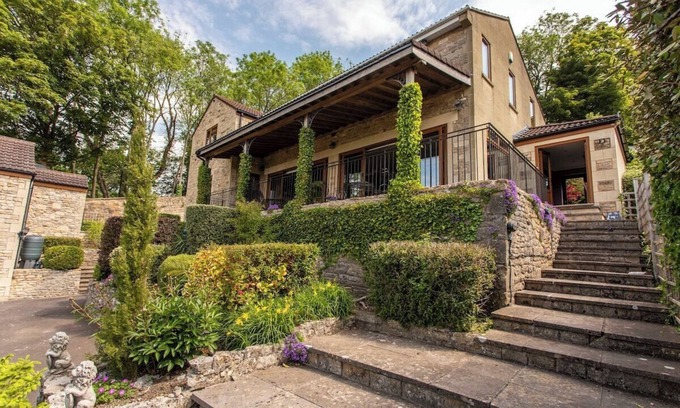 Bath House | 8 car o/s forecourt - detached 4 bedroom - Views!