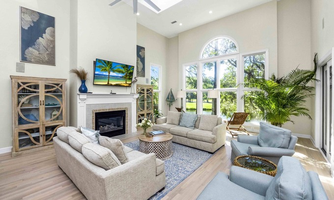 West Beach House | 8 Greensward: 4BR Home, Golf/Lagoon Views, Bike to Beach, Beach Gear/Bike Credit