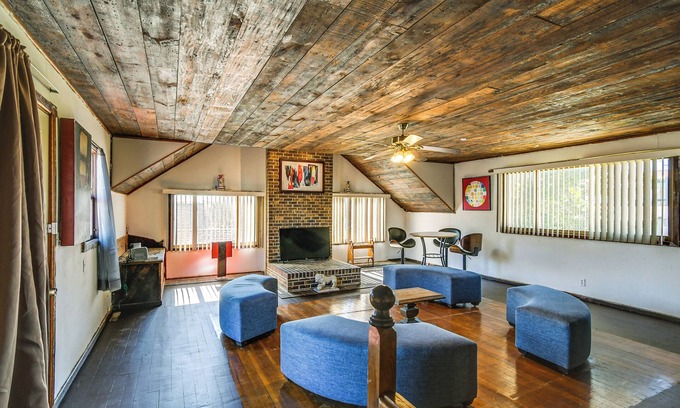 Guthrie Center House | 8 Mi to Lake Panorama: Cozy Family Getaway