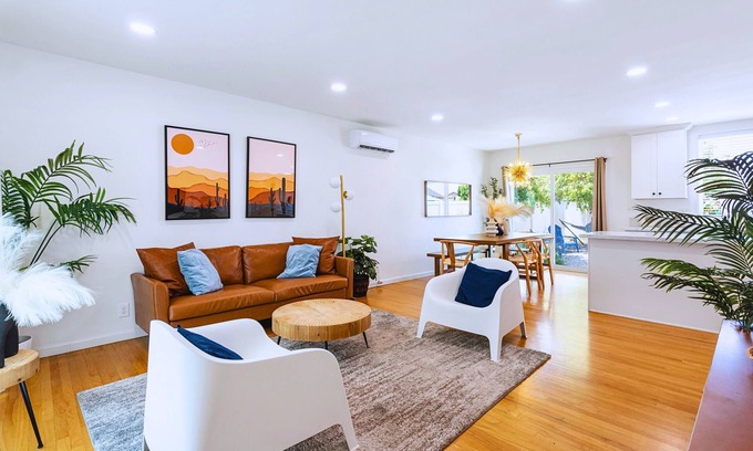 Fullerton House | 8 Min to Disney: Family Fun Home w/Firepit & Climbing Dome