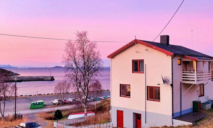 Bjarkoy Municipality House | 8 person holiday home in STONGLANDSEIDET