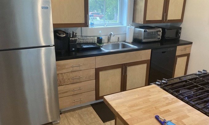 Winooski Apartment | 81B East Allen 2 Bedroom Apartment Downtown Winooski