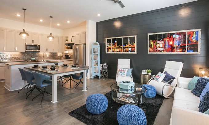 Inglewood Condo | 851 ~ 4 Private Luxury Suites ~ Miles to Downtown or Broadway ~ Great for Groups ~ 2 Car Garage