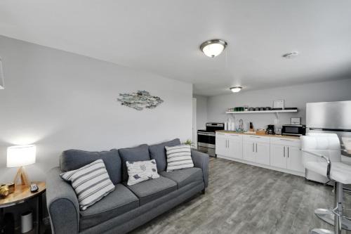 Tampa Apartment | 8818 Rocky Creek Drive Unit A