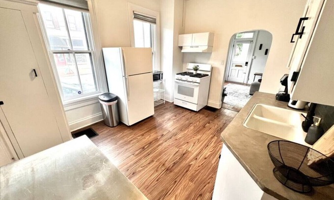 German Village Apartment | 888 Macon (1 bdrm) · Historic German Village home | fenced yard