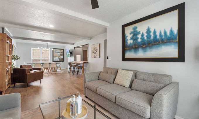 Central Oklahoma City House | 8BR Home for Family + Friendsgiving | Full Oven, Laundry, and Pool Table #08