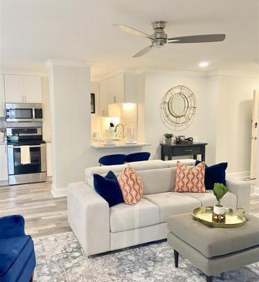 Downtown Atlanta House | 8th Floor Stylish Downtown Condo Private Balcony