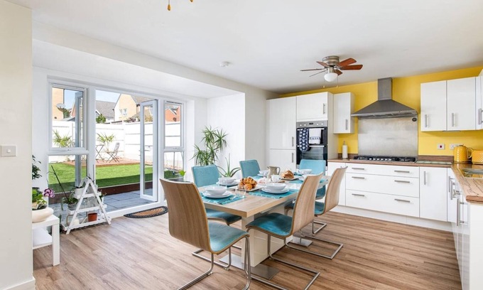 Patchway House | 9 bed home designed for contractors and families