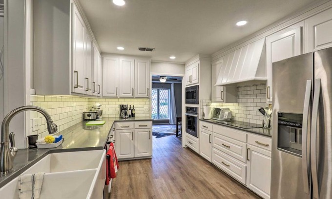 Woodway House | 9 Mi to Magnolia Market Large Home in Waco!