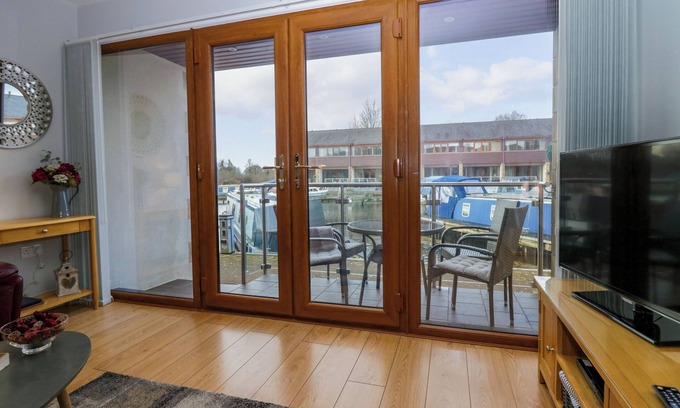 Tewitfield Cottage | 9 Swan House