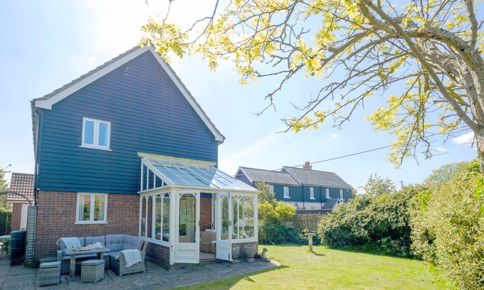 Thorpeness Cottage | 9 The Coastguards - sleeps 8 guests in 4 bedrooms