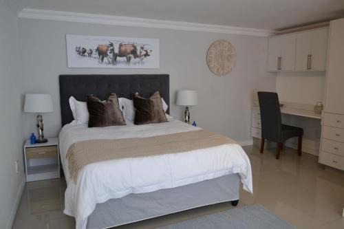 Woodmead House | 9 Woodmead Suites