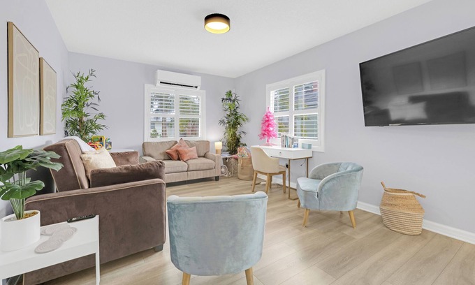 San Marco House | 921- Single Level Home, Spacious, Pets Ok, San Marco, Near Hospitals