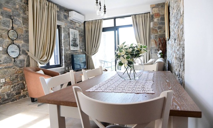 Pella Region Villa | Aélia Stone House Erató