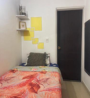 Calle 26 House | A 5 minutos aeropuerto. Habitación pequeña