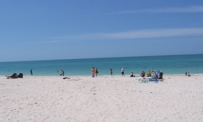 Nokomis Hotel | A Beach Retreat