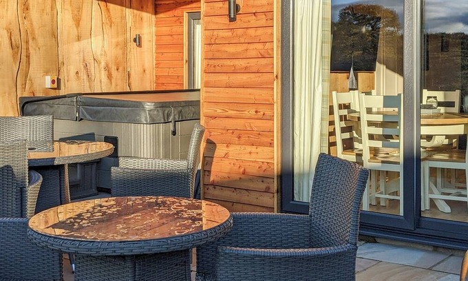 Chirk Bank Ski Chalet | A beautiful bespoke lodge perfect for a family escape.