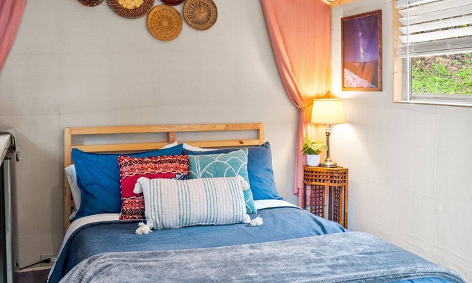 Stanton Cabin | A beautiful couple's retreat immersed in nature and creek views!