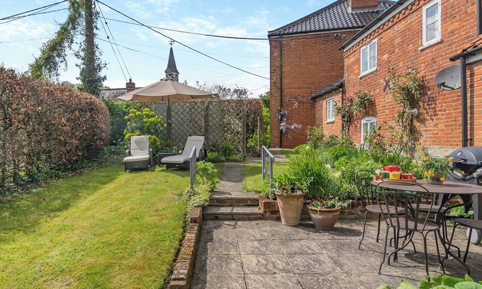 Great Ryburgh Cottage | A beautifully curated cottage sleeping four with two sleek bathrooms.