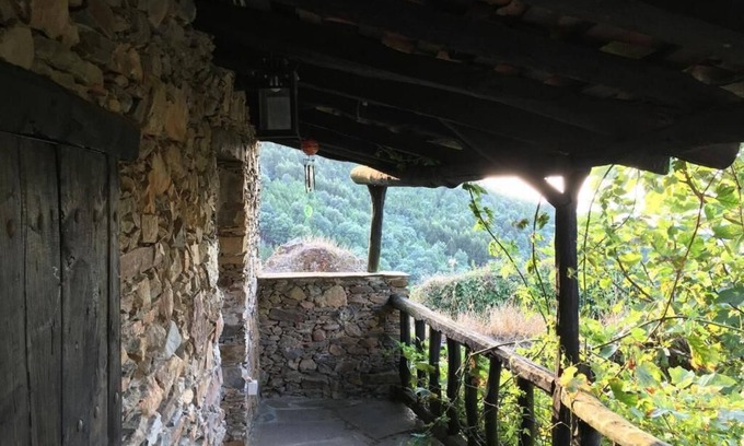 Lousa House | A Casa dos Livros