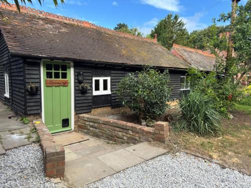 Cobham Villa | A charming cottage nestled in a peaceful woodland
