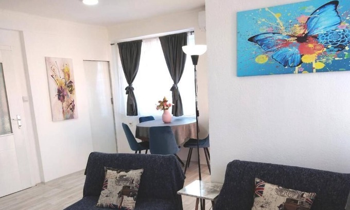 Bitola Apartment | A clean and comfortable apartment with private parking and balcony.
