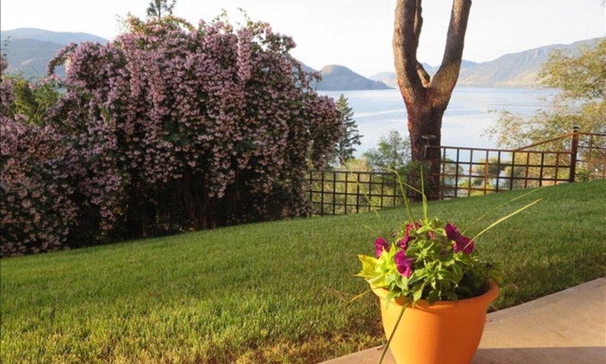 Central Okanagan House | A Comfortable 2 Bedroom Suite for your Vacation in the South/Central Okanagan