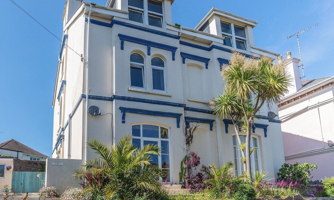 Brixham Apartment | A cosy and comfortable apartment minutes from the centre of Brixham.
