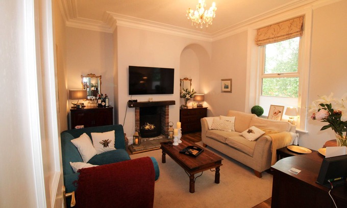 Carlisle Cottage | A cottage that sleeps 8 guests in 4 bedrooms