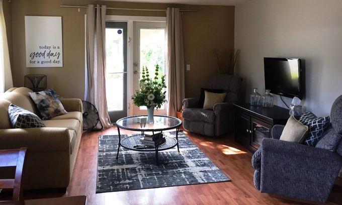 Vernon Cottage | A cozy Okanagan cottage for your getaway