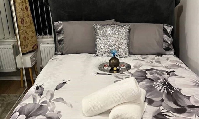 Great Barr House | A Cozy Room in House in Great Barr - Near M5/M6 - Parking - Garden