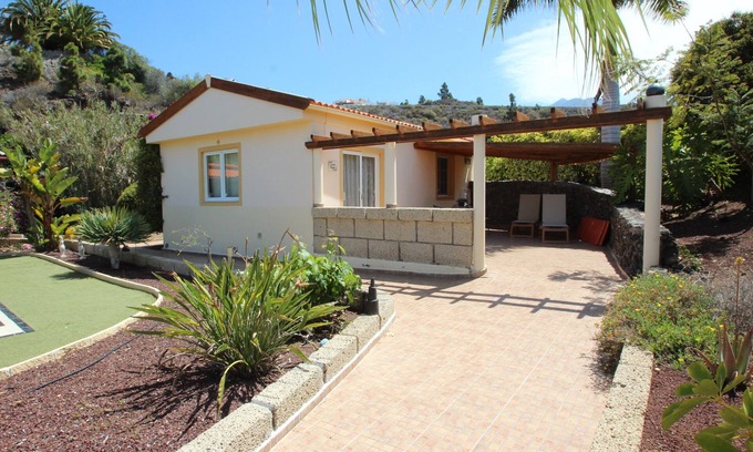 Chio House | A detached vacation home with country house charm