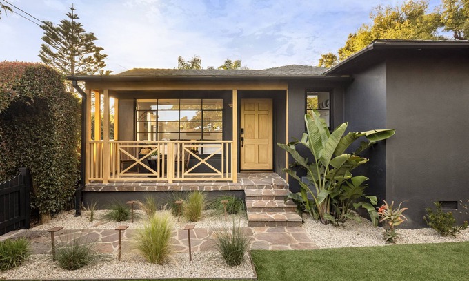 The Mesa House | A Dreamy Beach Bungalow
