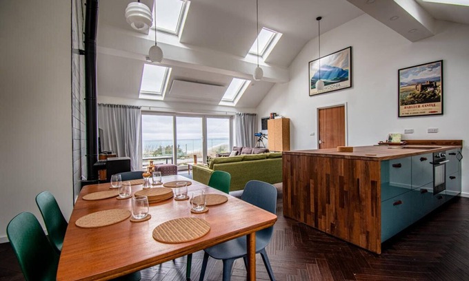 Harlech House | A Family + Friends size house with 180 degree sea and mountain views.