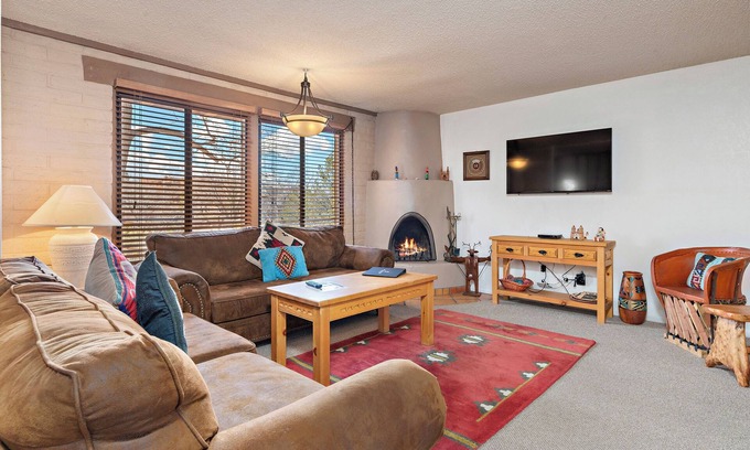 Northeast Santa Fe Hotel | A Flexible Downtown Condo With Space And Amenities To Spare