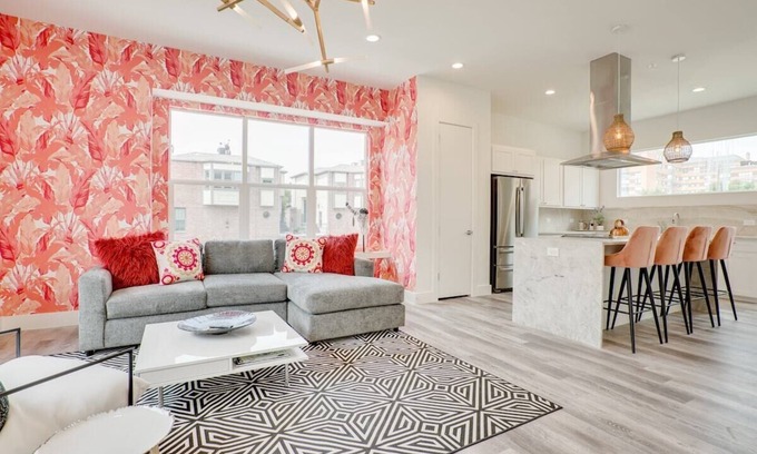 Oak Lawn House | A Gilbert · Driem House |Chic | Highland Park Adjacent