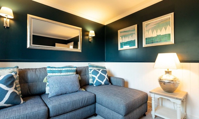 Newport House | A gorgeous family home in the heart of Newport, within walking distance of the beach
