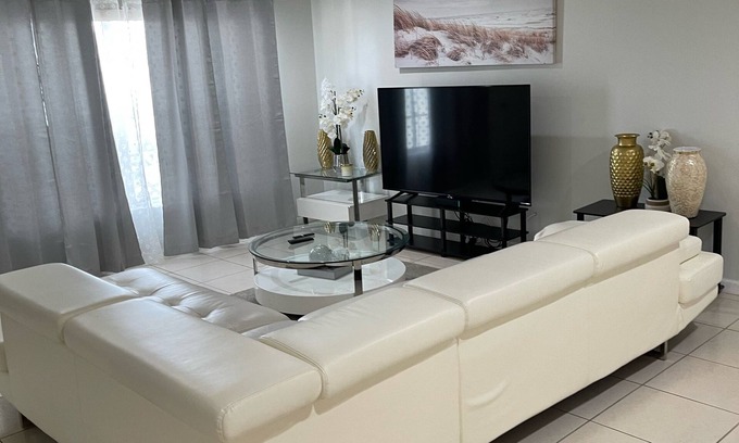 Sandalfoot Cove House | A Great Boca Home Stay