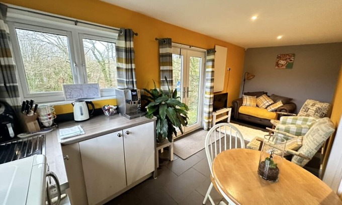 Lifton Cabin | A great place for friends to relax!