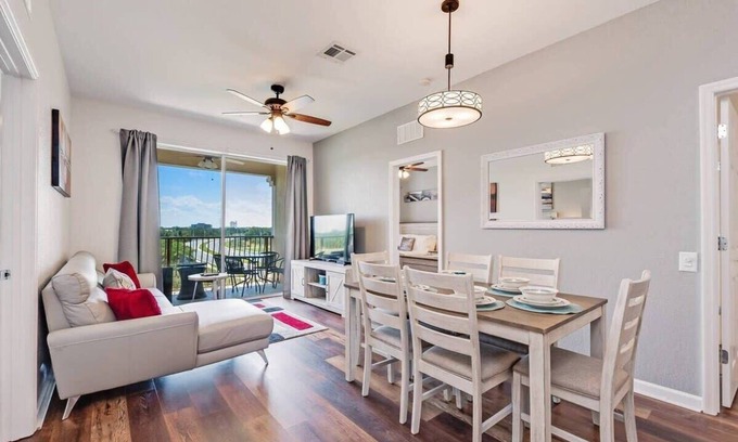 Florida Central Atlantic Coast Apartment | A Lake View Top Floor Condo! Sparkling & Modern