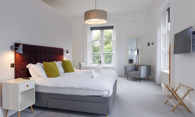 Isle of Lewis Cottage | A lews castle that sleeps 2 guests in 1 bedroom