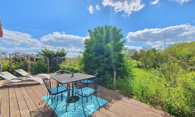 Razac-d'Eymet Cottage | A lovely 2 bed cottage with open plan living , 2 terraces and shared pool